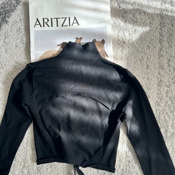 Aritzia Sunday best Ellie Sweater black - Picture 4 of 5